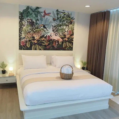 The Beach Bangsaen By Thanthita Next To Wonnapa Beach Free Disney Plus Exterior photo