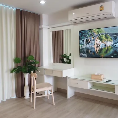 The Beach Bangsaen By Thanthita Next To Wonnapa Beach Free Disney Plus Exterior photo